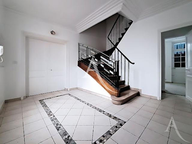 Vente Maison 9 pièces 206 m2 Mantes la Jolie