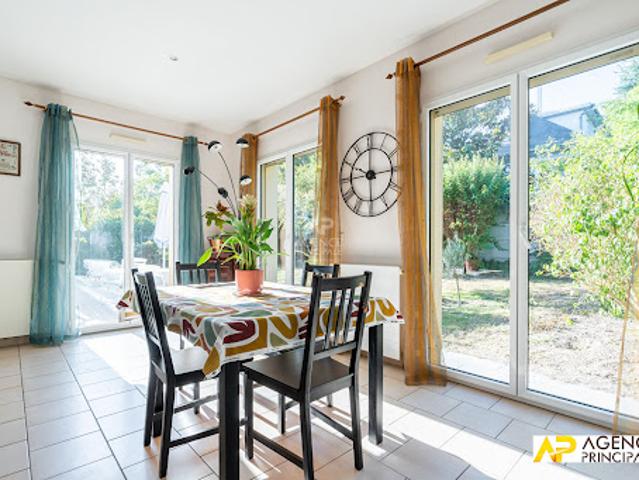 Vente Maison 9 pièces 202 m2 Le Mesnil le Roi
