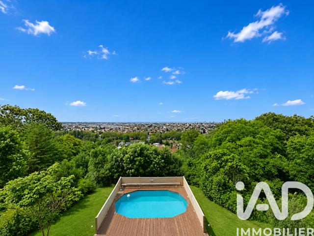 Vente Maison 9 pièces 215 m2 Chennevieres sur marne