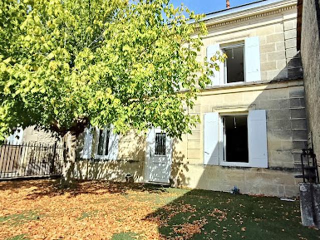 Vente Maison 9 pièces 215 m2 Saint Girons d'Aiguevives