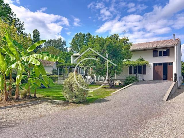 Vente Maison 9 pièces 215 m2 Saint Pey de Castets