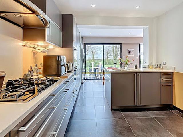 Vente Maison 9 pièces 216 m2 Esquelbecq