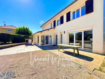 Vente Maison 9 pièces 216 m2 Saint Maurice de Beynost