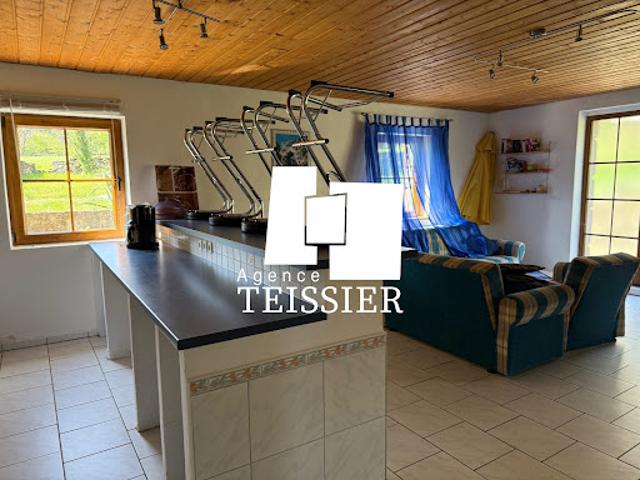 Vente Maison 9 pièces 216.56 m2 Saint Pierre Saint Jean