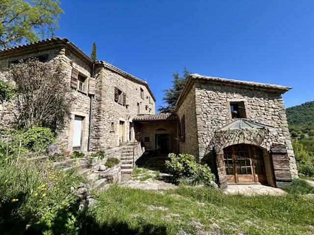 Vente Maison 9 pièces 217.78 m2 Dieulefit