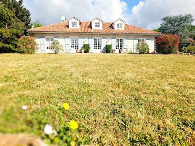 Vente Maison 9 pièces 219 m2 Foulayronnes