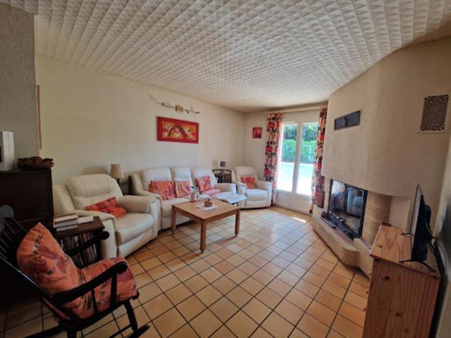 Vente Maison 9 pièces 210 m2 Avéron Bergelle