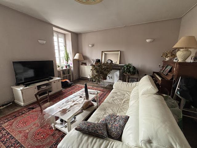 Vente Maison 9 pièces 210 m2 Riberac