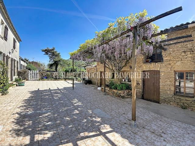 Vente Maison 9 pièces 211.16 m2 Bazoges en Pareds