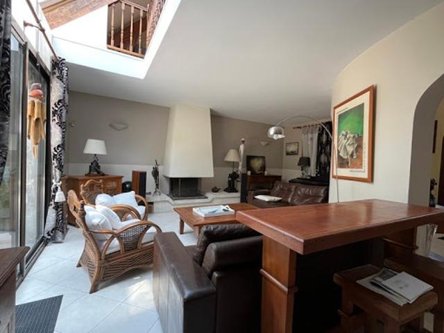 Vente Maison 9 pièces 213 m2 Méry sur Oise