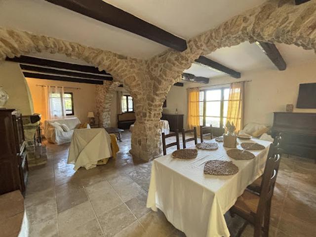 Vente Maison 9 pièces 213 m2 Chateaudouble