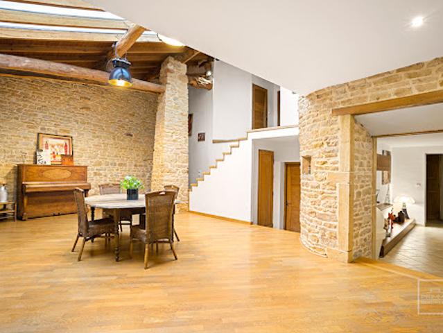 Vente Maison 9 pièces 213 m2 Poleymieux au Mont d'Or