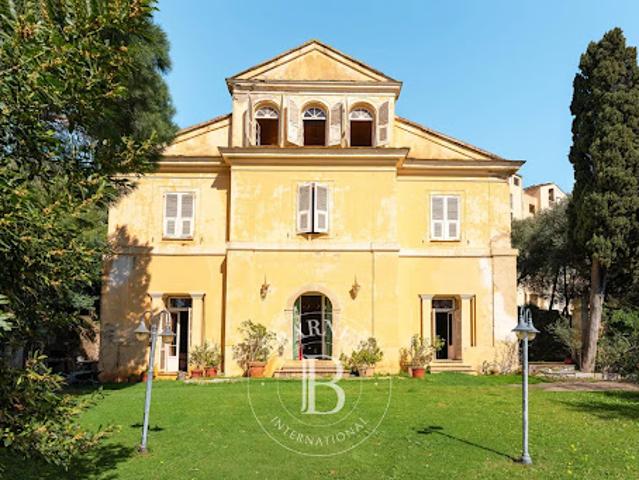 Vente Maison 9 pièces 224 m2 Bastia