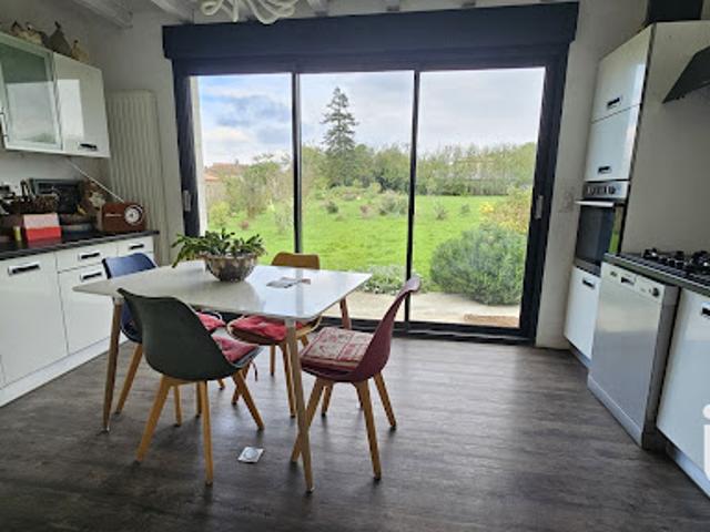 Vente Maison 9 pièces 225 m2 Besse