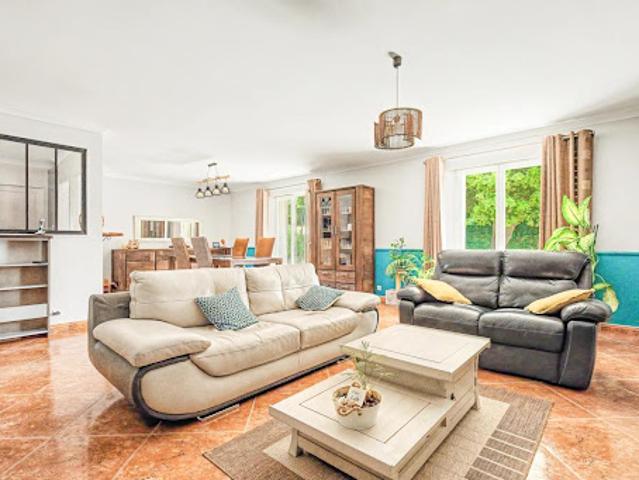 Vente Maison 9 pièces 225 m2 Saint Gilles
