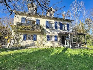Vente Maison 9 pièces 220 m2 Saint Pierre Lafeuille