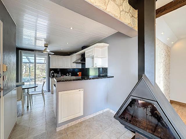 Vente Maison 9 pièces 220 m2 Saint Pierre Lafeuille