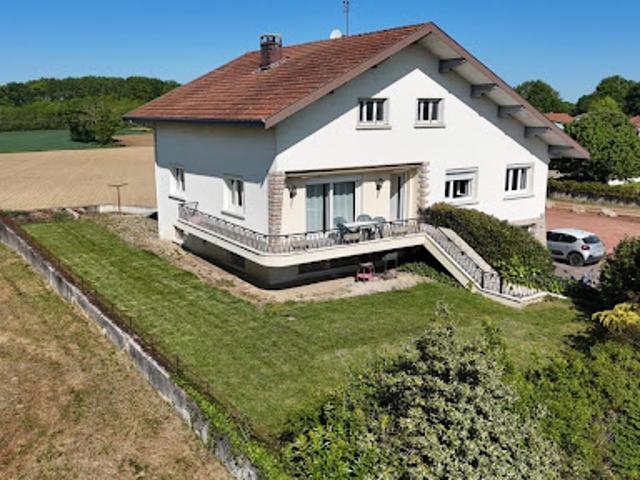 Vente Maison 9 pièces 221 m2 Montrevel en Bresse