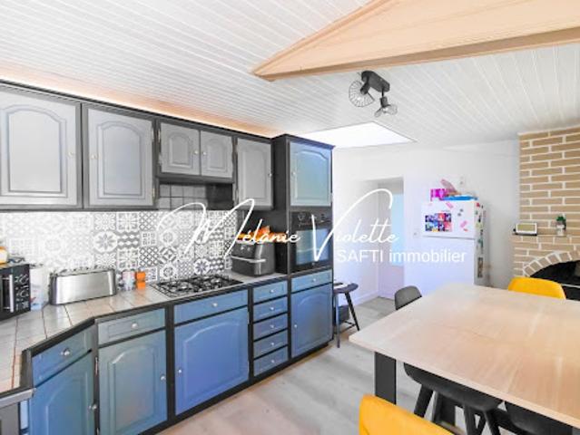Vente Maison 9 pièces 222 m2 Les Magnils Reigniers