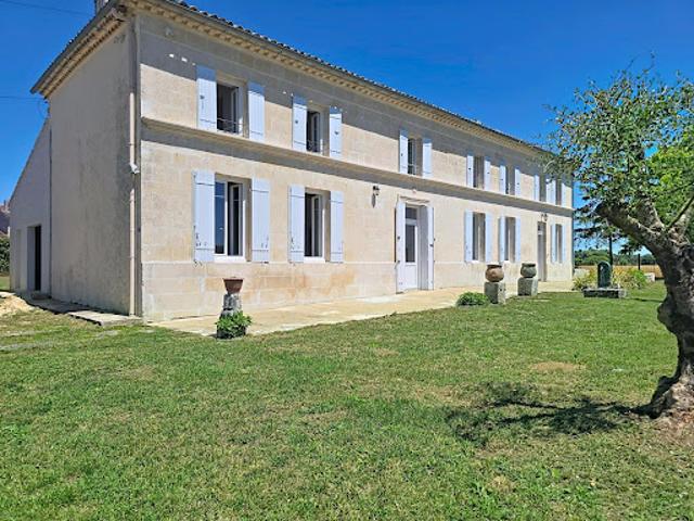 Vente Maison 9 pièces 222 m2 Saint André de Lidon