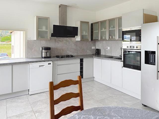 Vente Maison 9 pièces 222 m2 Villeneuve