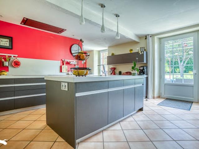 Vente Maison 9 pièces 223 m2 Monviel