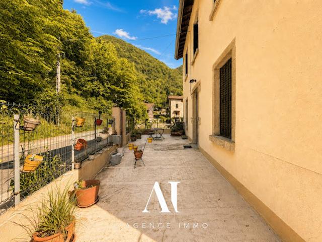 Vente Maison 9 pièces 236.95 m2 Chaley