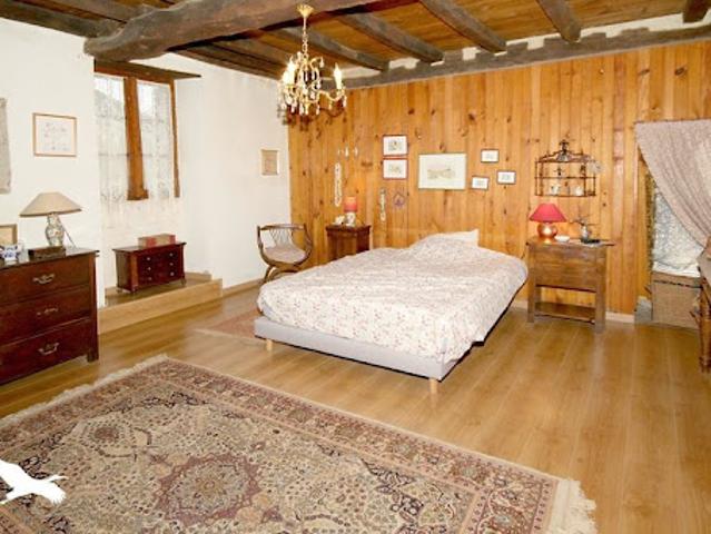 Vente Maison 9 pièces 237 m2 Saint Jean d'Ataux