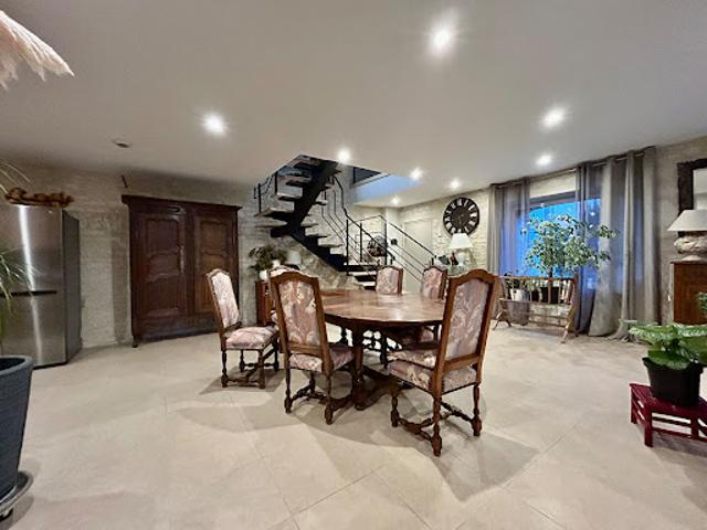 Vente Maison 9 pièces 238 m2 Cremps