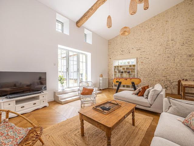 Vente Maison 9 pièces 238 m2 Saint Gelais