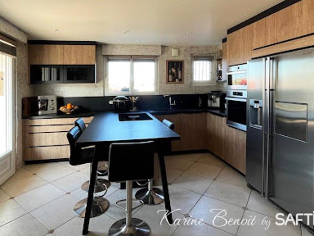 Vente Maison 9 pièces 238 m2 Saintry sur Seine