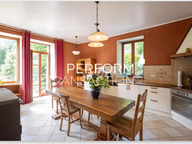 Vente Maison 9 pièces 239.48 m2 Chatelus