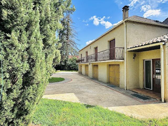 Vente Maison 9 pièces 230 m2 Puy l'Evêque