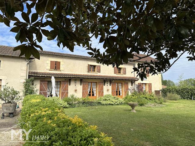 Vente Maison 9 pièces 230 m2 Saint Pierre d'Eyraud