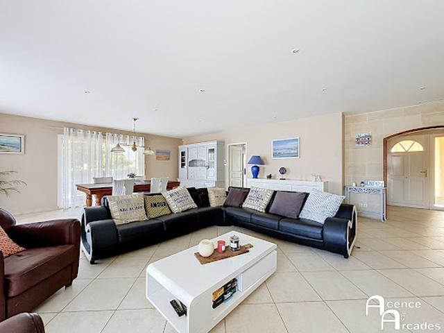 Vente Maison 9 pièces 231 m2 Blanquefort