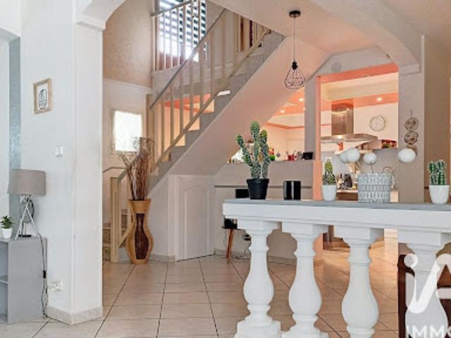 Vente Maison 9 pièces 244 m2 Saint Maurice en Rivière