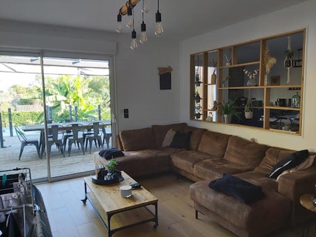 Vente Maison 9 pièces 249 m2 Branne