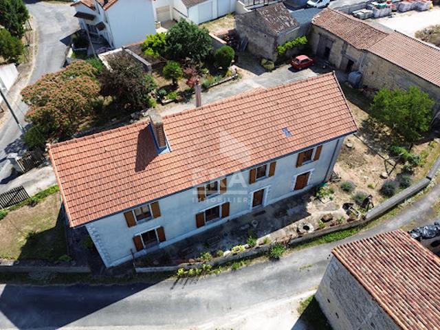 Vente Maison 9 pièces 249 m2 Courcôme