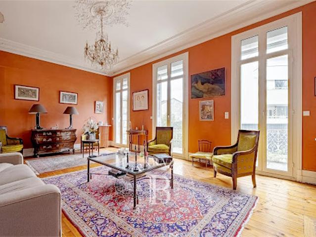 Vente Maison 9 pièces 240 m2 Bordeaux