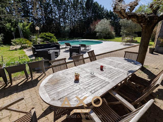 Vente Maison 9 pièces 240 m2 Jouques