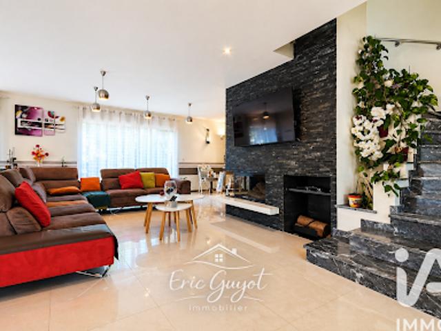 Vente Maison 9 pièces 240 m2 Le Plessis Trévise