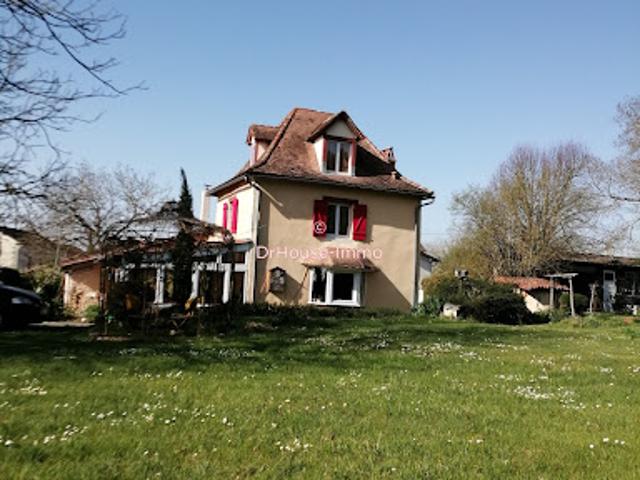 Vente Maison 9 pièces 240 m2 Riberac