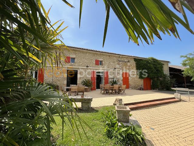 Vente Maison 9 pièces 240 m2 Saint Cirice