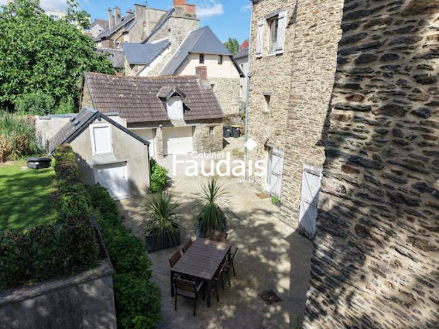 Vente Maison 9 pièces 240 m2 Saint lo