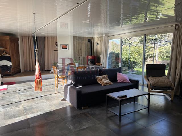 Vente Maison 9 pièces 241.7 m2 Montaignac Saint Hippolyte