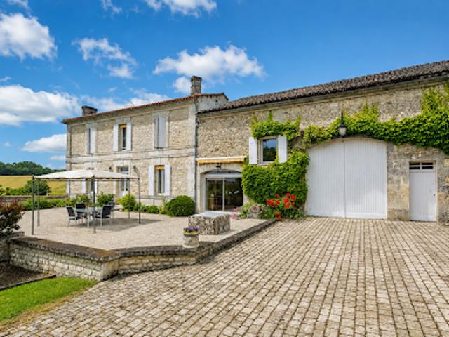 Vente Maison 9 pièces 242 m2 Champniers