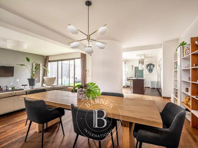 Vente Maison 9 pièces 242.67 m2 Asnieres sur seine