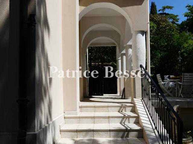 Vente Maison 9 pièces 243 m2 Toulon