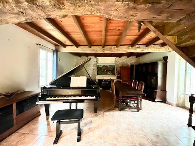Vente Maison 9 pièces 254 m2 Saintes