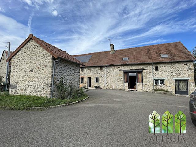 Vente Maison 9 pièces 255 m2 Jouillat
